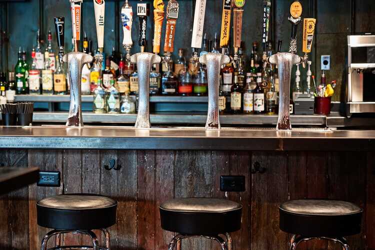 Best Sports Bars in Washington DC: Where to Watch & Drink on Game