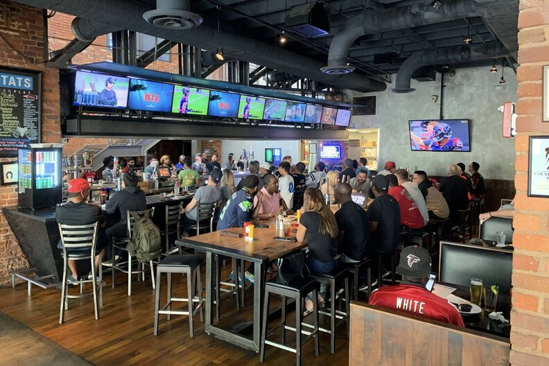 The Best Atlanta Sports Bars: A Guide To Public Drinking For The Discerning  Fan - SB Nation Atlanta