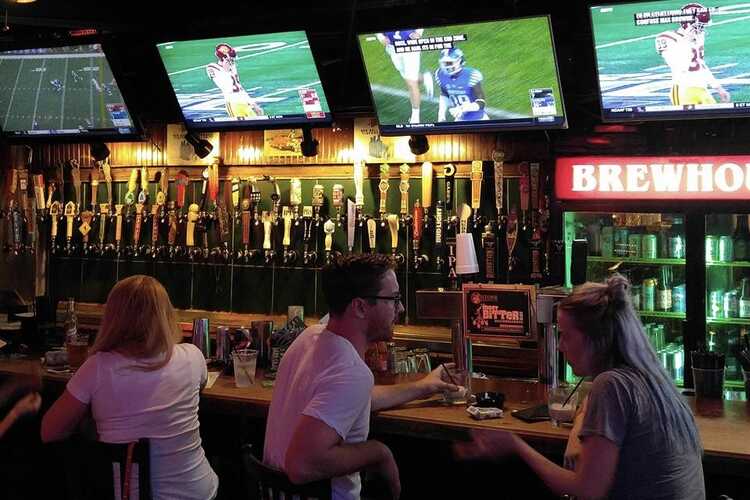 Catch a Game at These Top Nashville Sports Bars