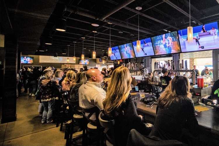 Best Sports Bars in Louisville: Where to Watch & Drink on Game Day -  Thrillist