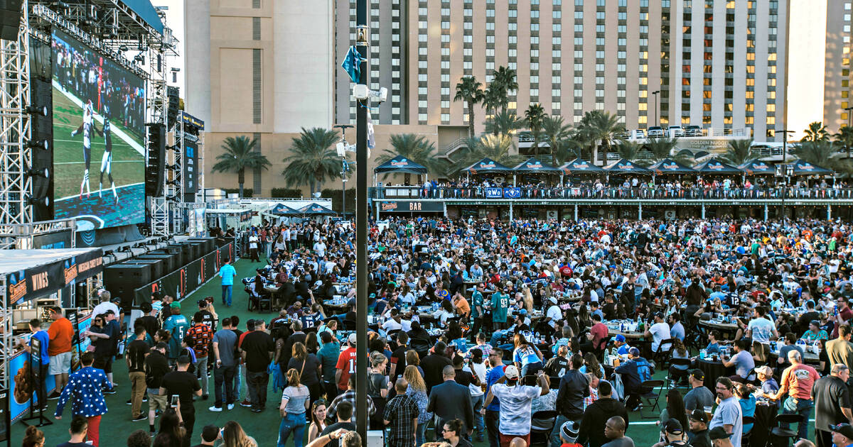Where To Watch The Super Bowl In Las Vegas Sports Bars Parties More Thrillist