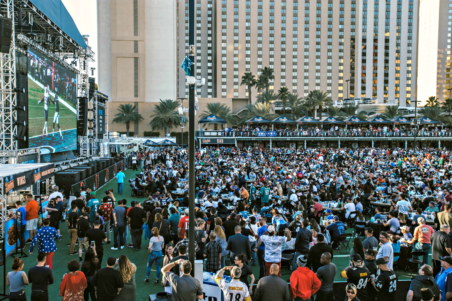 Where To Watch The Super Bowl In Las Vegas Sports Bars Parties More Thrillist