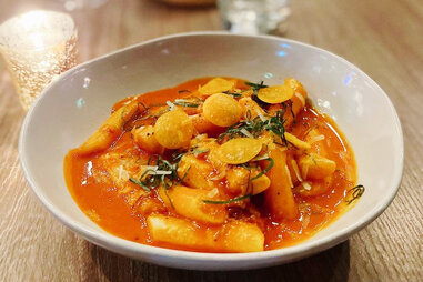 tokki la korean rice cakes tteokbokki recipe spicy creamy rose
