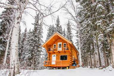 Cozy Log Cabin in Alaska