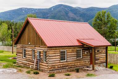 montana cabin airbnb