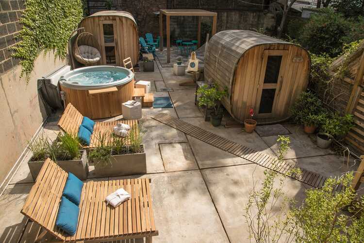 Best Outdoor Spas and Saunas in NYC to Visit This Winter - Thrillist