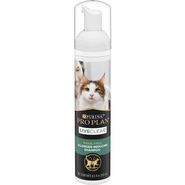 Best allergen-reducing dry shampoo for cats: Purina Pro Plan Veterinary Supplement LiveClear Rinse Free Allergen Reducing Shampoo for Cats
