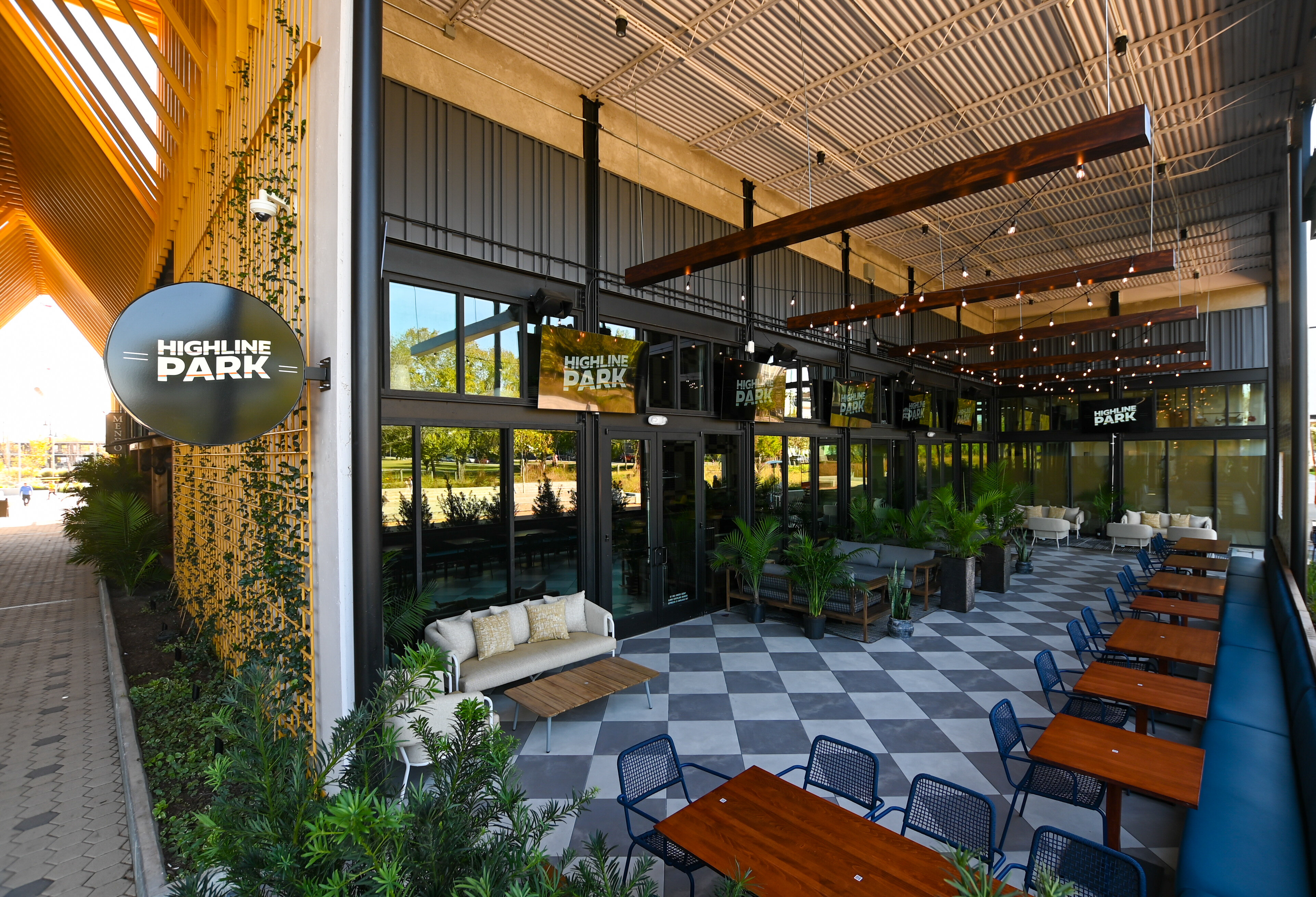 Best Bars in Houston New Places to Drink Right Now Thrillist