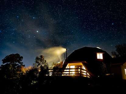 Best Airbnbs For Stargazing: Vacation Rentals So You Can See The Stars ...