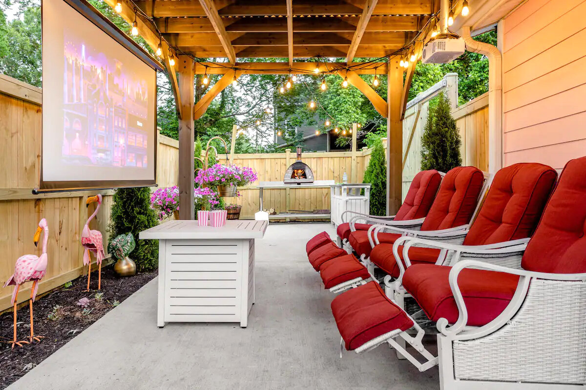 11 Perfect Airbnbs in Nashville for Bachelor and Bachelorette Parties