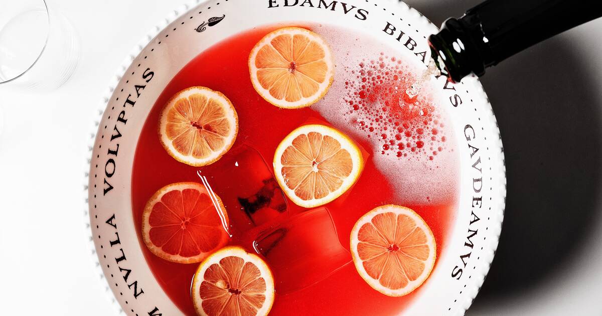 The Ultimate Guide To Batching Cocktails For Parties - Cup of Zest