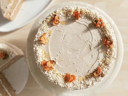 How to Make Delicious Carrot Cake - Thrillist