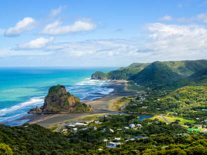 piha beach new zealand