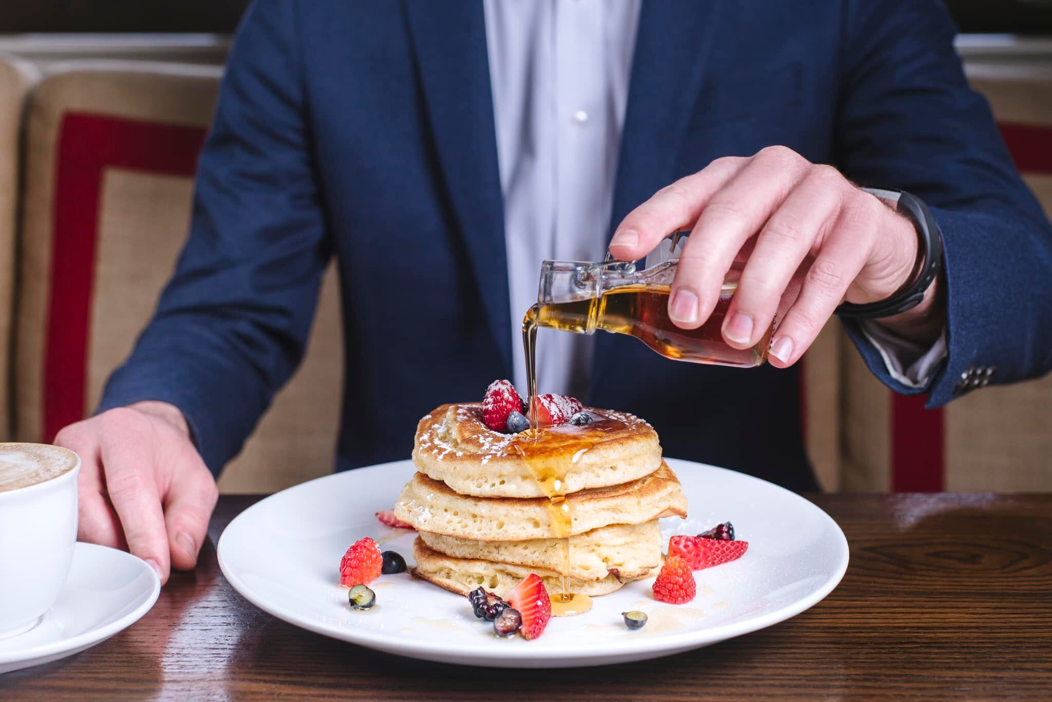 OAK Long Bar + Kitchen