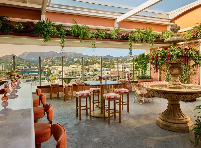 Angreb nyt år Luksus Best Rooftop Bars in Los Angeles: Cool Places to Drink With a View -  Thrillist