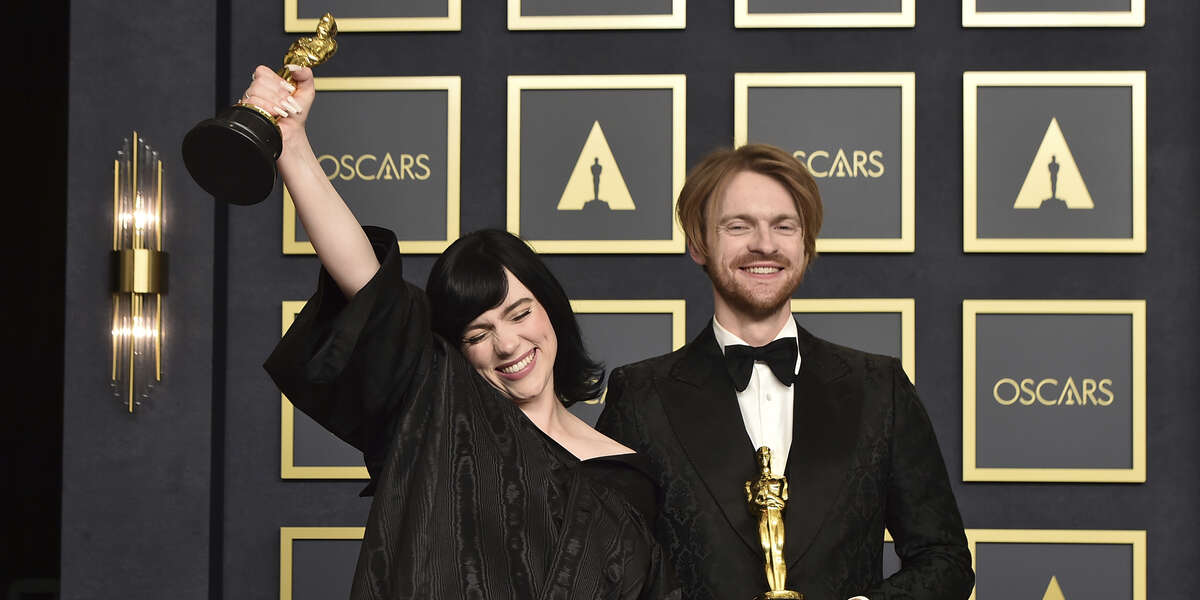 Billie Eilish and Finneas Win Oscar for Best Song - NowThis