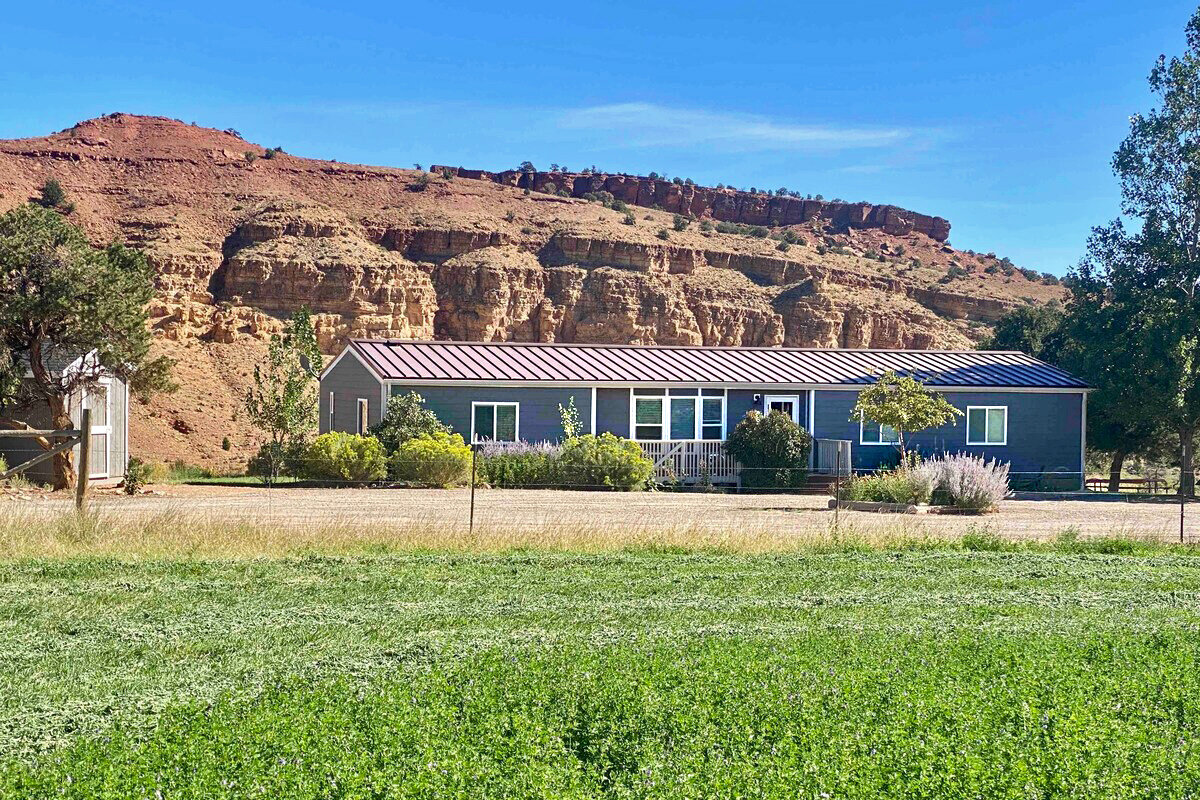 airbnbs near capitol reef national park