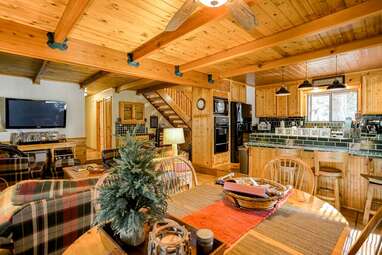 Airbnbs near Lassen Volcanic National Park