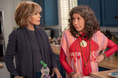 jane fonda and lily tomlin in grace and frankie season 7