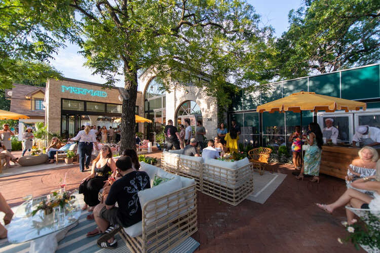 Best Patios For Eating Drinking Outside In Dallas Right Now Thrillist - Best Patio Dining Dfw