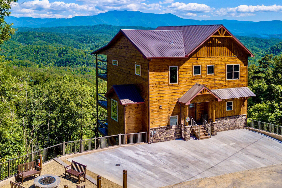 Cabin airbnb with climbing wall