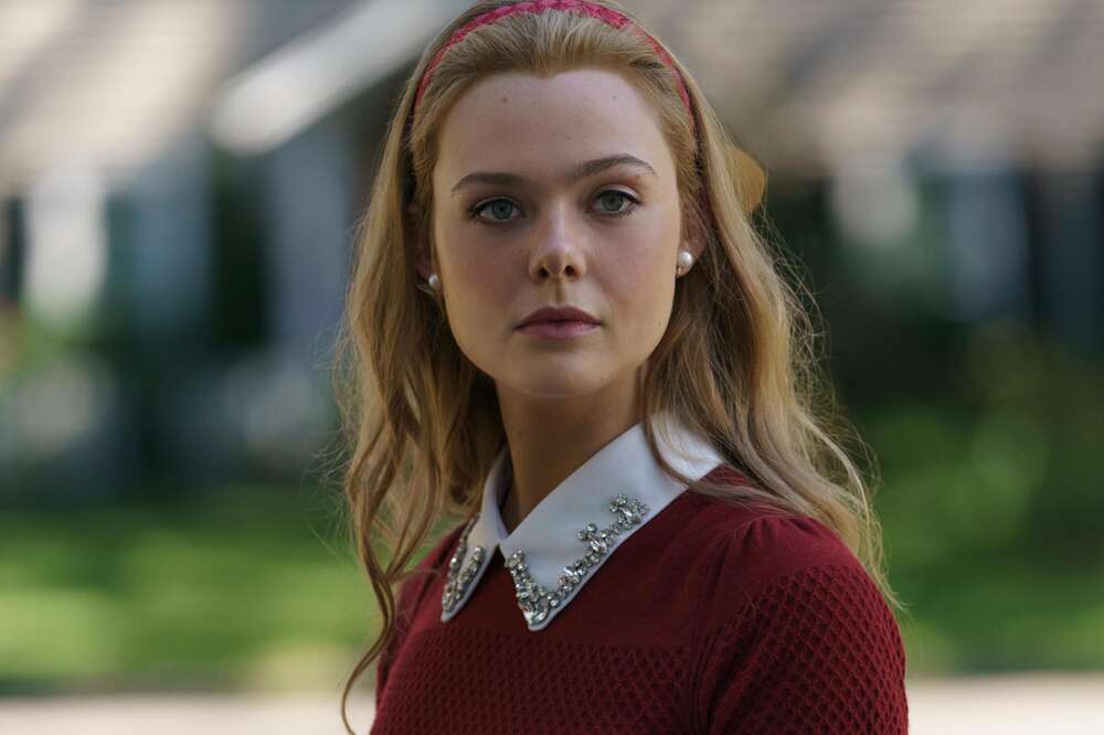 Elle Fanning Talks About the Glee Sequence in 'Girl From Plainville'  Episode 4