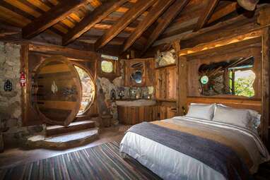 earth house airbnb