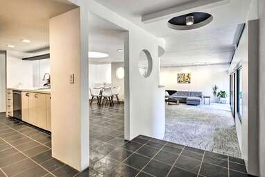 earth house airbnb