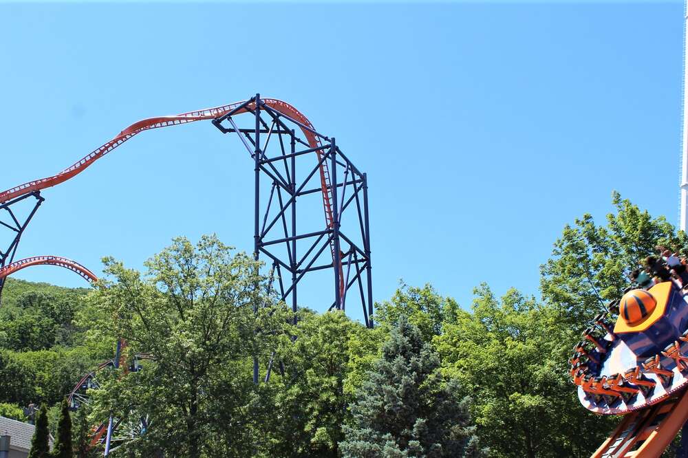 New York Theme Park Guide: Prices, Opening Dates, Travel Info & Rides -  Thrillist