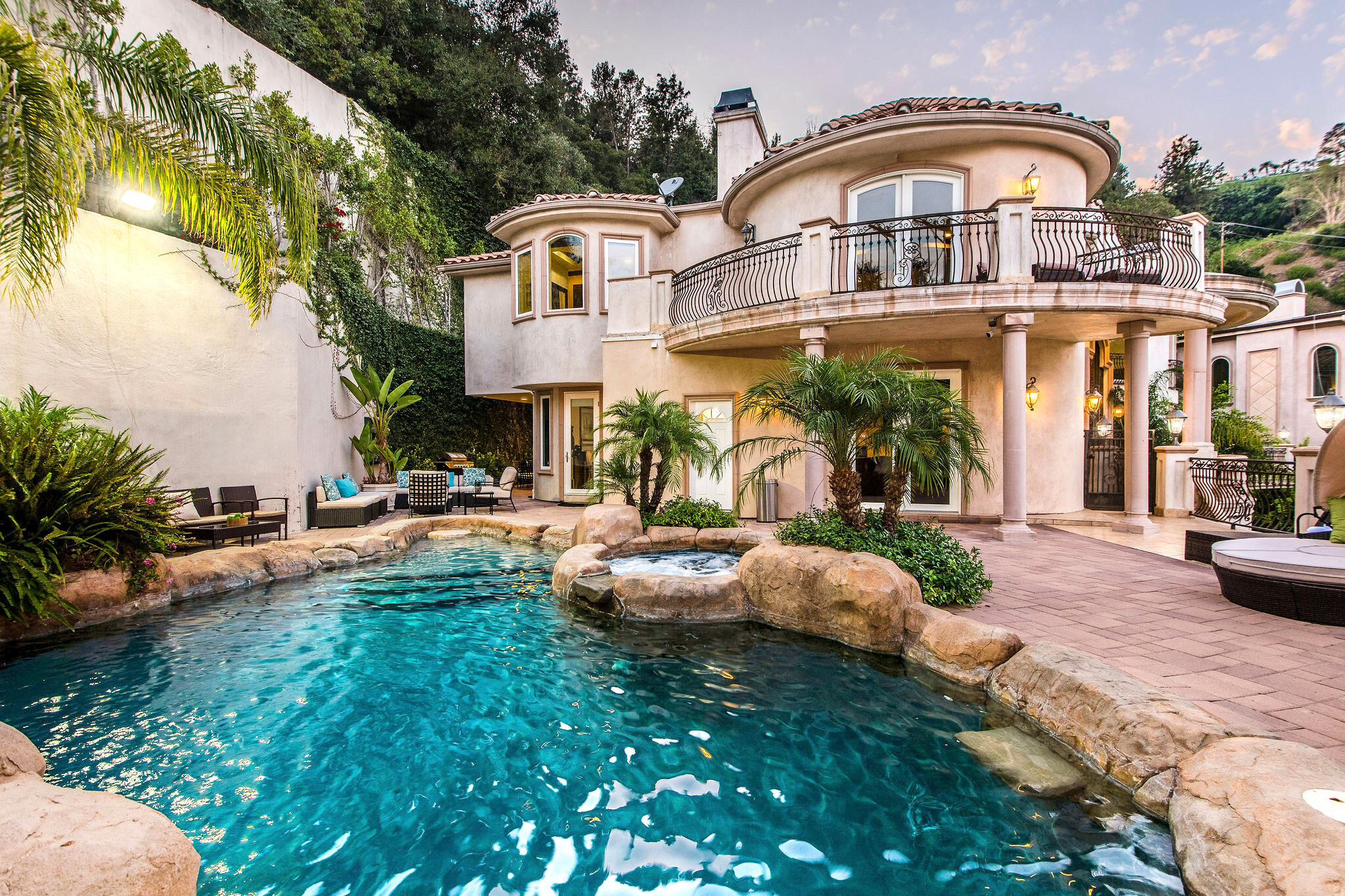 luxurious airbnbs beverly hills