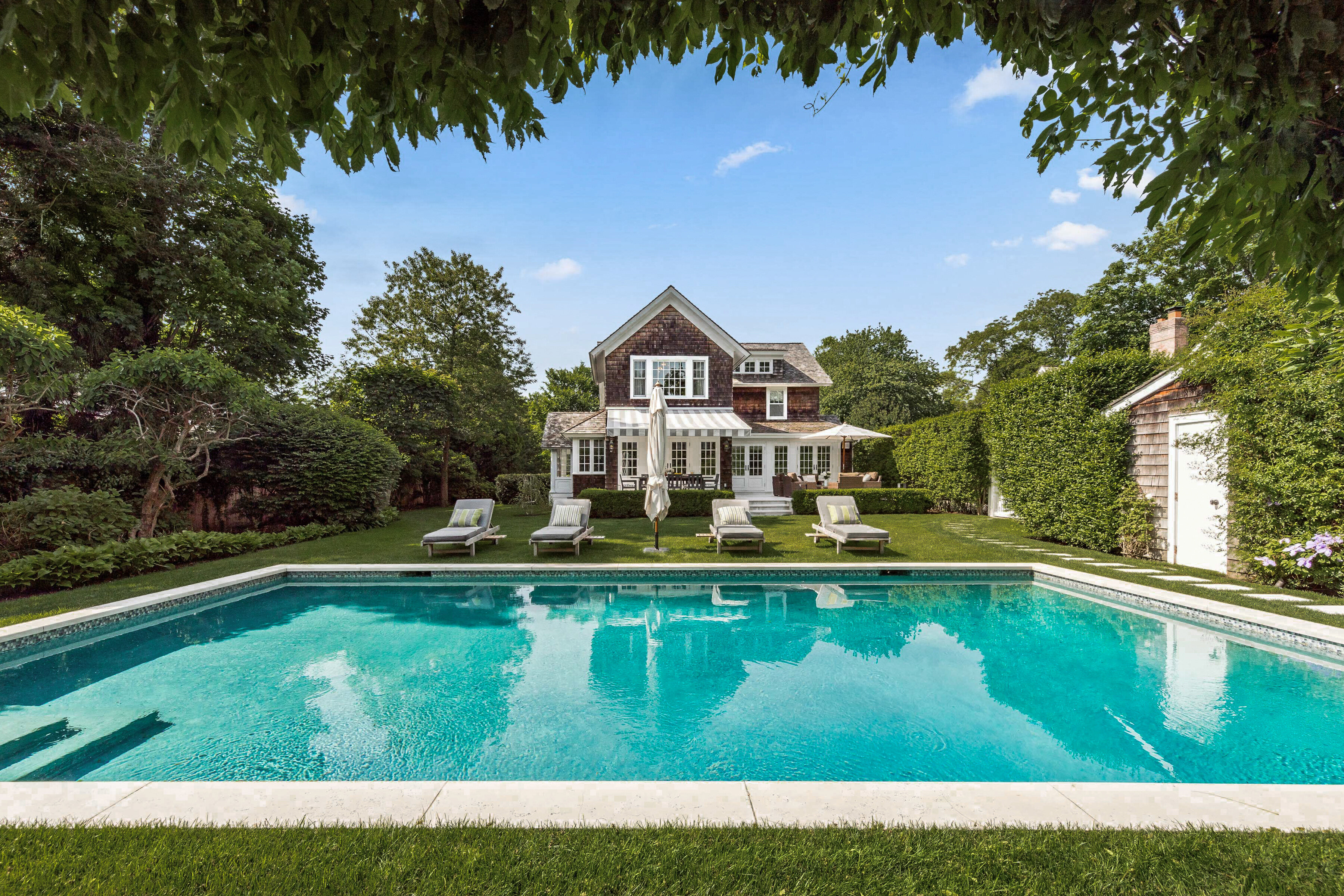 luxurious airbnbs hamptons