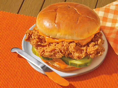 popeyes new chicken sandwich buffalo