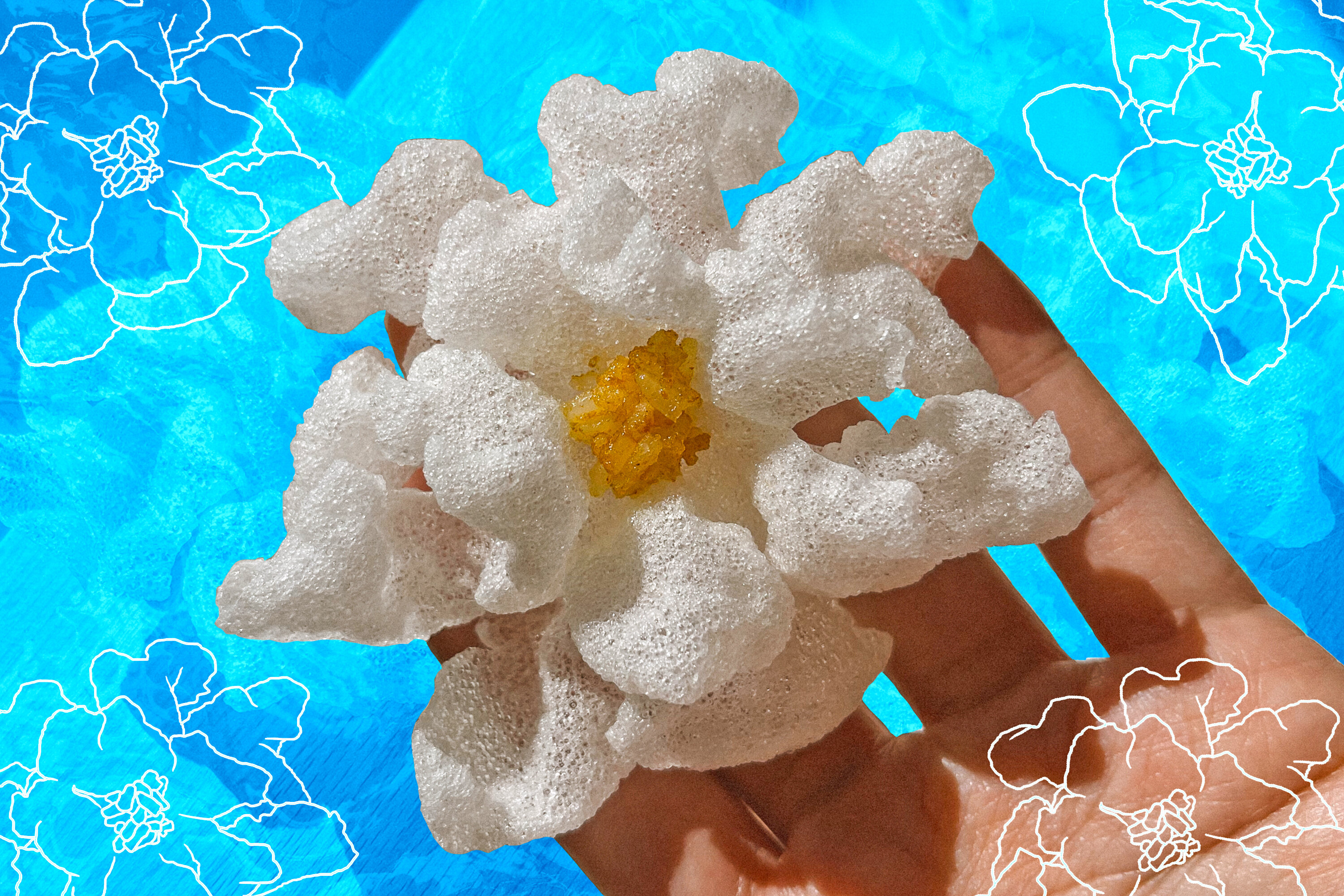 flower shaped crispy rice paper with salmon poke