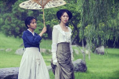 Kim Min-hee and Kim Tae-ri in the handmaiden