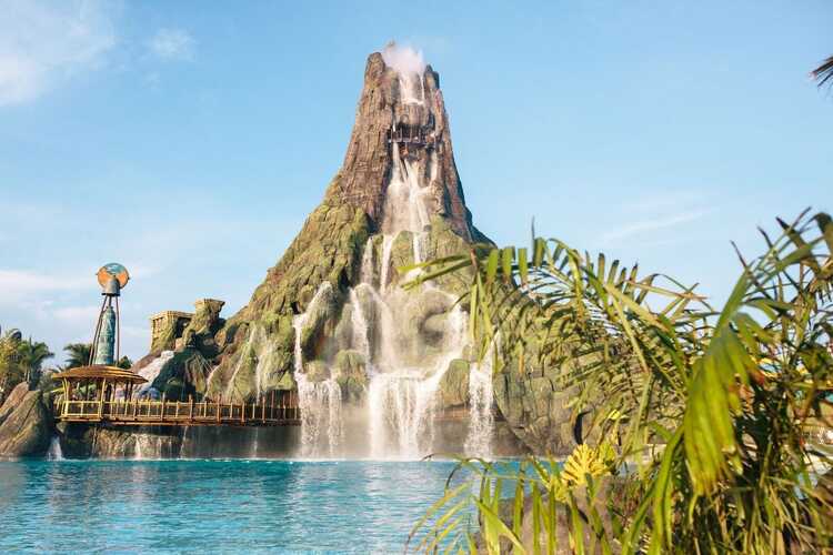 FIERCE FUN AT VOLCANO BAY WATERPARK - MICKEY'S DREAM VACATIONS