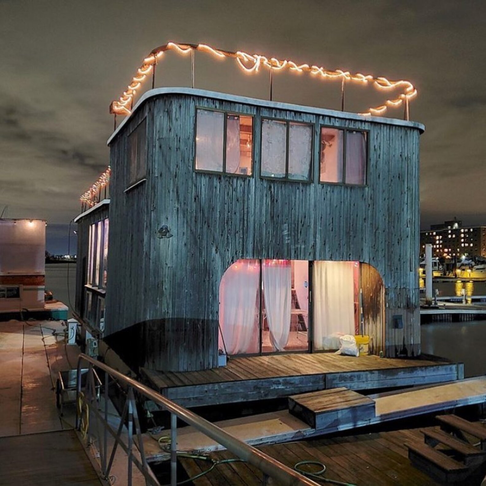 Why Houseboats Are the Next Big Thing Thrillist