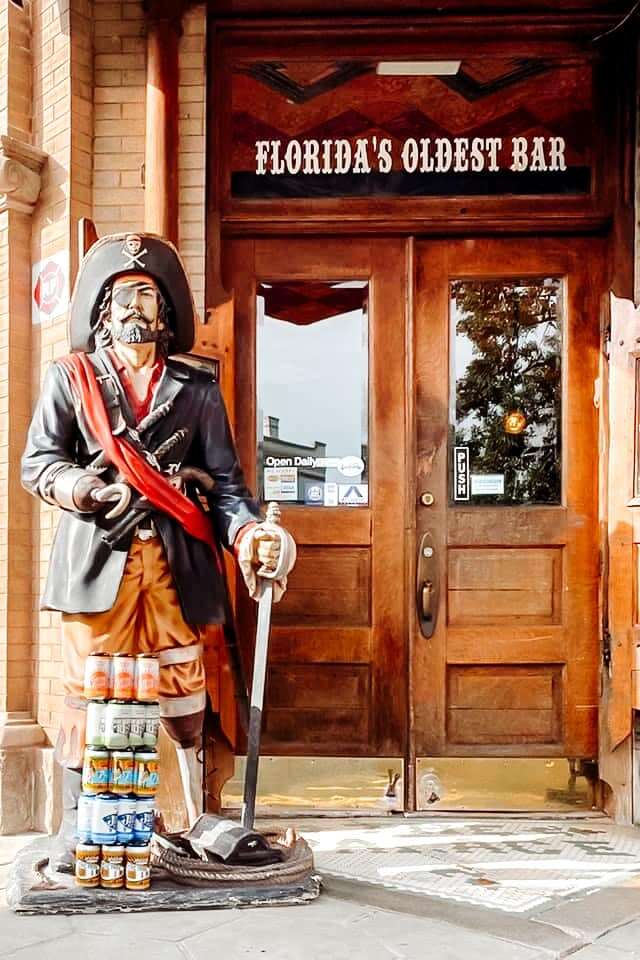 Pirate statue outside Florida's oldest bar