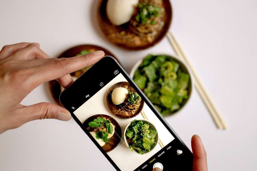 5 Things We Learned From This New Book on Food Instagram - Vimarsana News