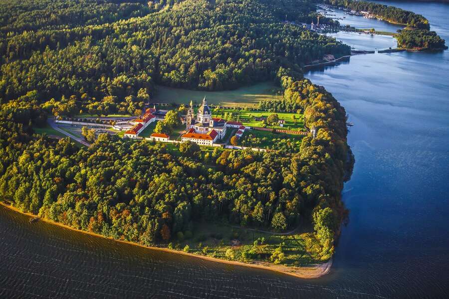 Nuotolinis darbas iš namelio medyje Lietuvoje