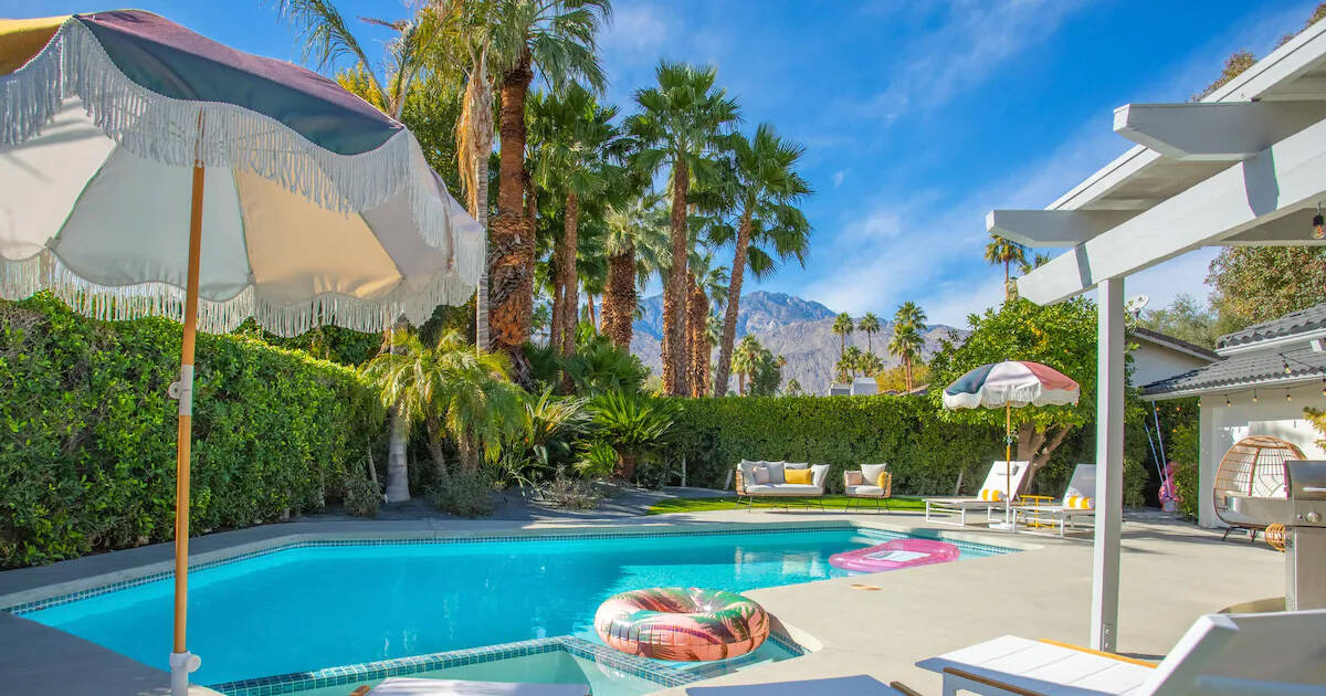 Airbnbs With Pools: Party Places You'll Want to Book This Summer - Thrillist