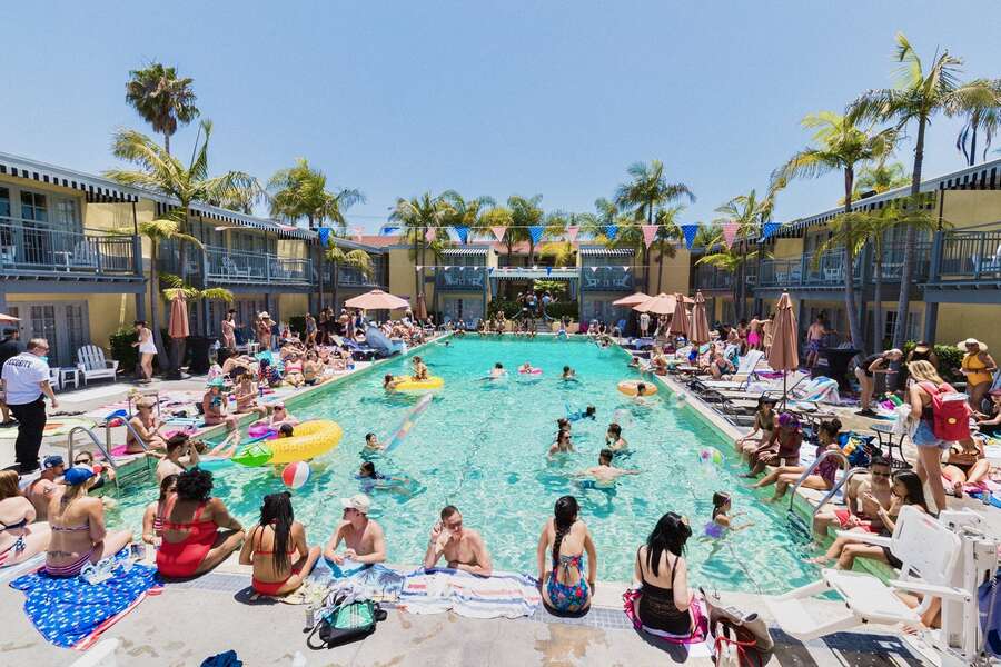 Best Poolside Bars in San Diego to Grab a Drink at Thrillist