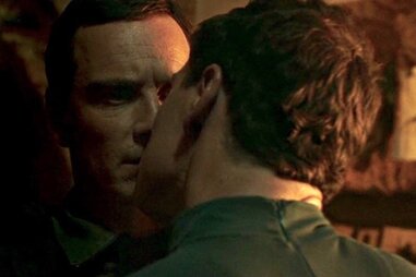 michael fassbender android kiss