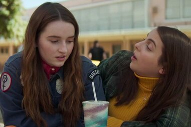 booksmart lunch table scene