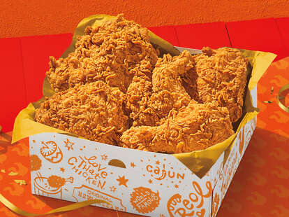 popeyes fried chicken bucket