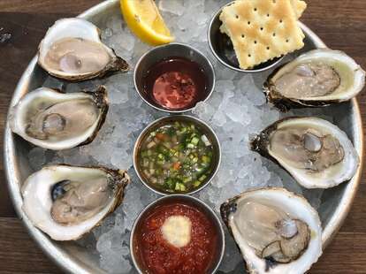 King Street Oyster Bar: Washington, D.C. - Thrillist