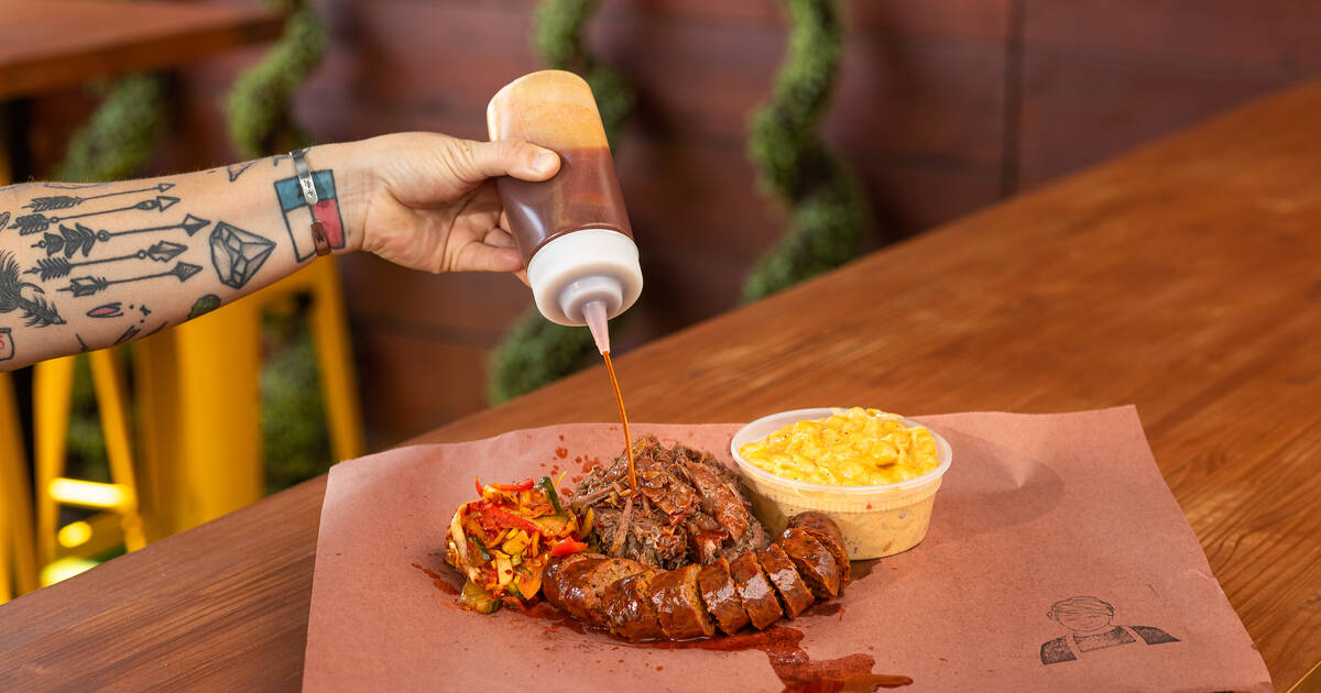 Anatomy of a cinder-block pit - Texas Barbecue