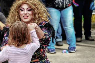 drag queen dancing