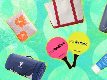 Beach Accessories: Essential Gear to Buy for Adults - Thrillist