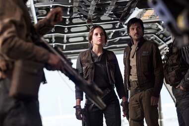 felicity jones and pedro pascal in rogue one