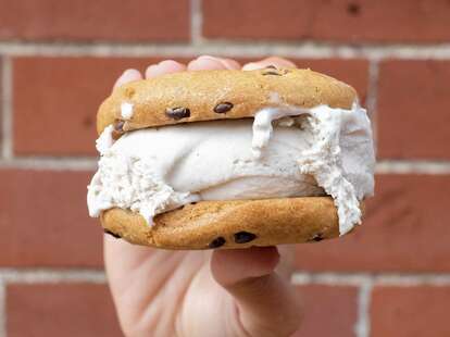 This NYC shop creates ice cream 'bouquets' featuring up to 21